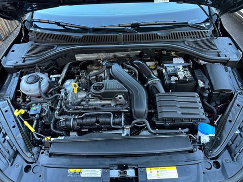 Used 2025 Volkswagen Jetta SE image 32