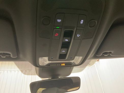 Used 2025 Audi Q3 2.0T Premium image 18