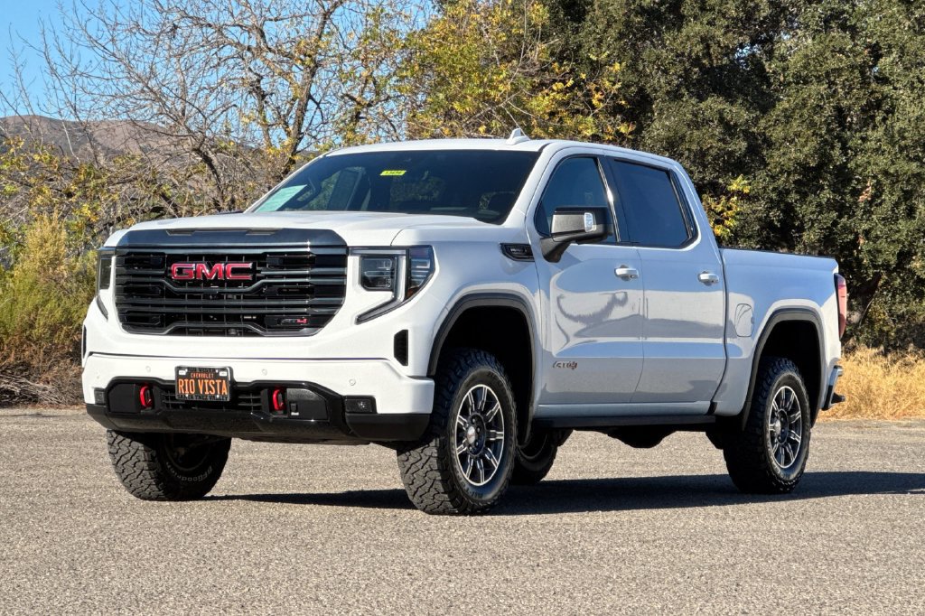 Used 2024 GMC Sierra 1500 AT4 w/ Technology Package AWD/4WD image 8