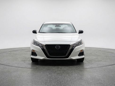 Used 2025 Nissan Altima 2.5 SR image 2