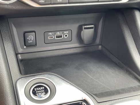 Certified 2025 Nissan Sentra SV w/ All-Weather Package FWD image 31