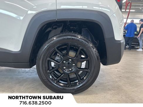 Used 2020 Jeep Renegade Altitude AWD/4WD image 23