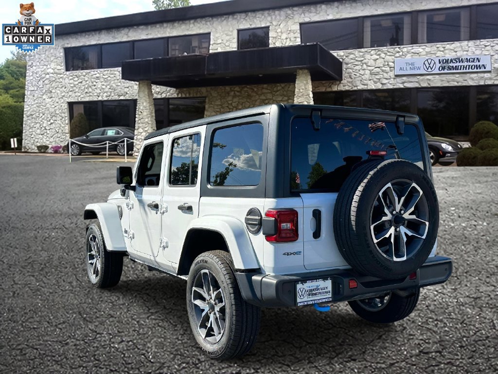 Used 2024 Jeep Wrangler Unlimited w/ Convenience Group AWD/4WD image 5