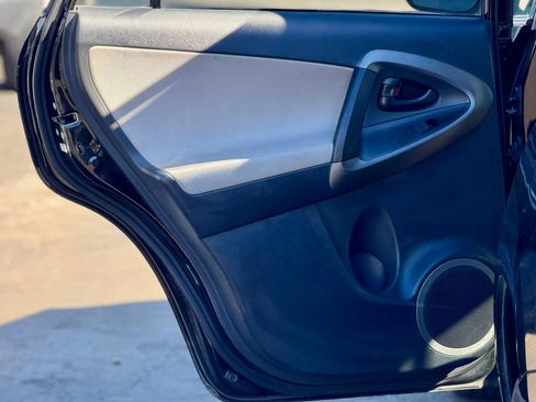 Used 2012 Toyota RAV4 FWD image 7