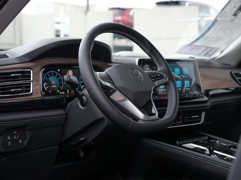 New 2026 Volkswagen Atlas SE image 10