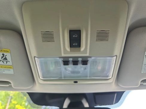 Used 2016 Land Rover LR4 HSE Silver Edition AWD/4WD image 39