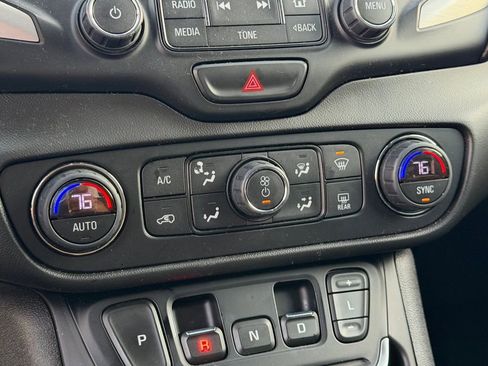 Used 2018 GMC Terrain SLE w/ Driver Convenience Package image 23