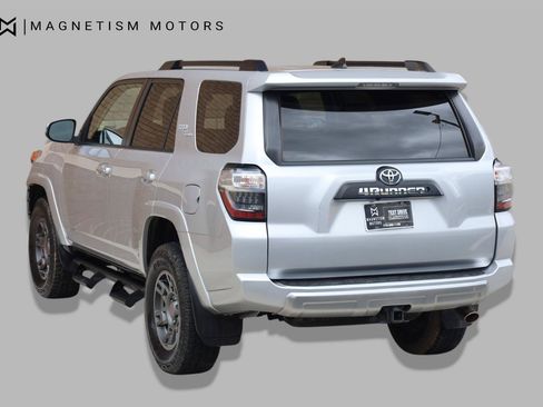 Used 2019 Toyota 4Runner TRD Off-Road Premium AWD/4WD image 9