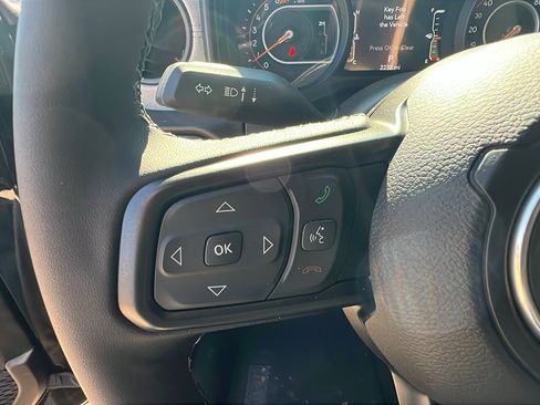 Certified 2025 Jeep Wrangler Sport S image 27