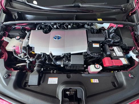 Used 2017 Toyota Prius Prime Premium image 32