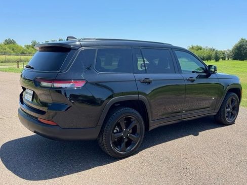 Certified 2024 Jeep Grand Cherokee L Laredo AWD/4WD image 6
