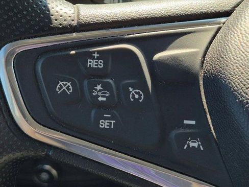Used 2020 Chevrolet Equinox LS FWD image 12