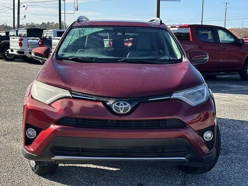 Used 2018 Toyota RAV4 XLE image 2