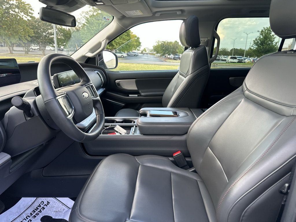 Used 2025 Ford Expedition Active AWD/4WD image 20