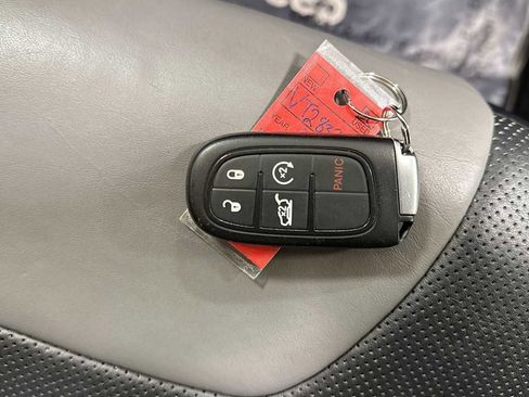 Used 2014 Jeep Cherokee Limited w/ Luxury Group image 31