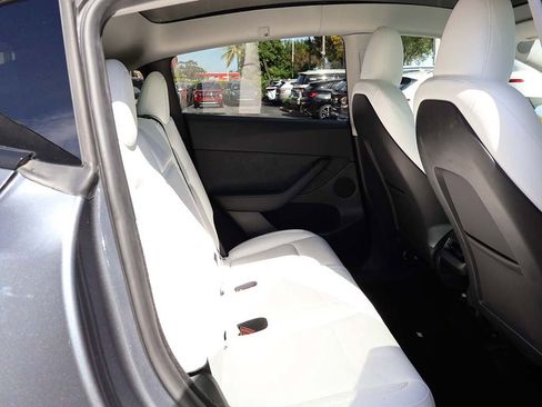 Used 2023 Tesla Model Y Long Range image 40