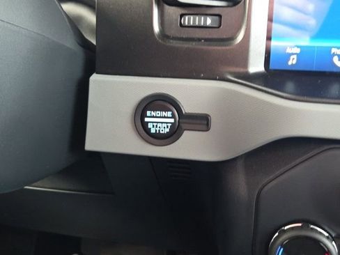 Used 2022 Ford Bronco Badlands image 44