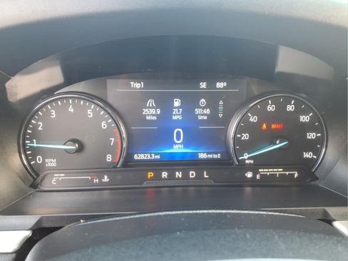 Used 2022 Ford Explorer XLT w/ Equipment Group 202A AWD/4WD image 19