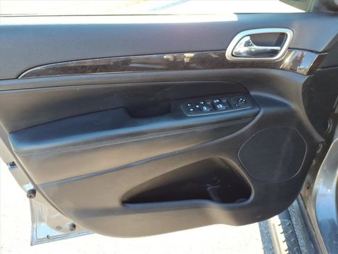 Used 2013 Jeep Grand Cherokee Laredo image 23