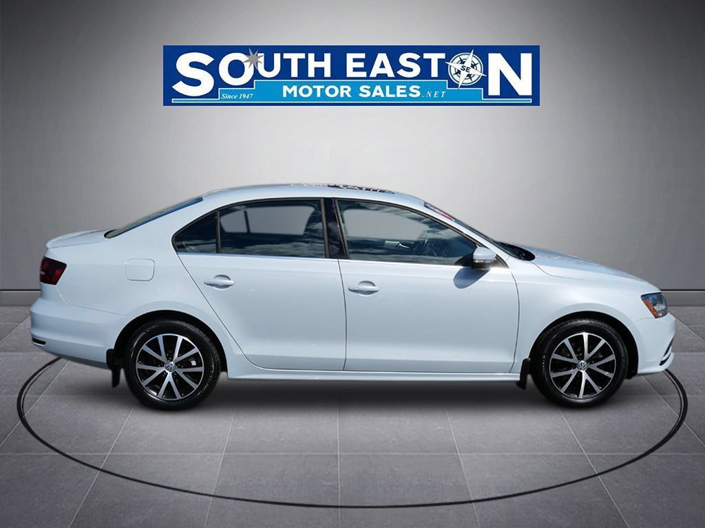 Used 2018 Volkswagen Jetta SE FWD image 8