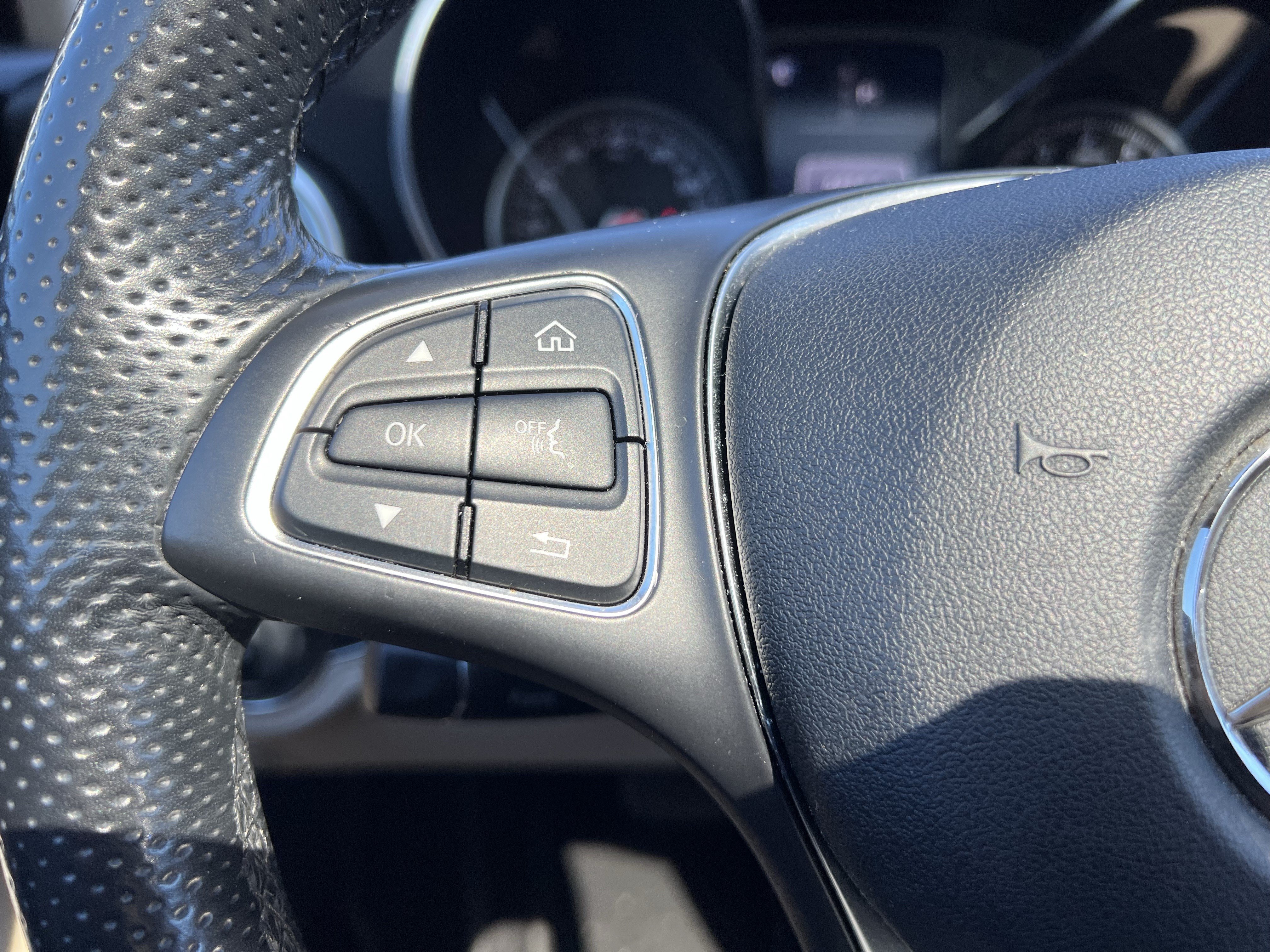 Used 2017 Mercedes-Benz C 300 4MATIC Sedan image 19