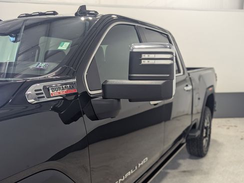 Used 2024 GMC Sierra 3500 Denali w/ Denali Reserve Package image 7