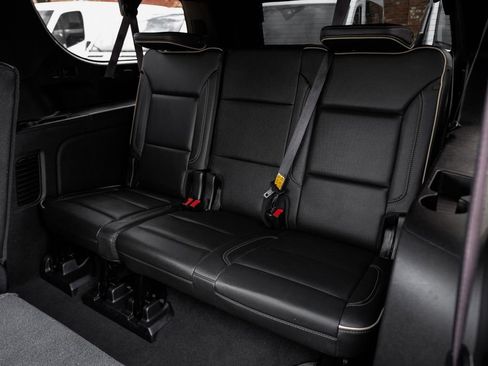 Used 2021 GMC Yukon XL SLT w/ SLT Premium Package image 39