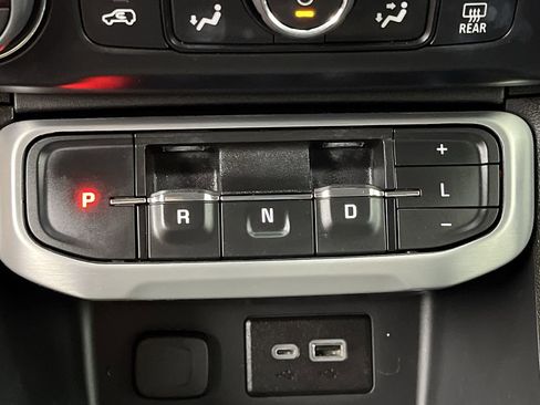 Certified 2023 GMC Acadia SLE w/ Driver Convenience Package image 26