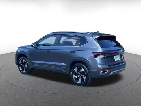 Used 2025 Volkswagen Taos SE image 10