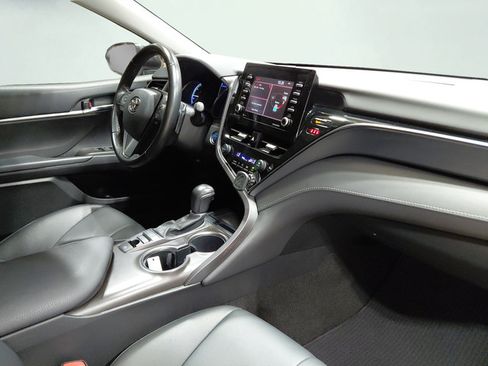 Used 2023 Toyota Camry SE FWD image 17