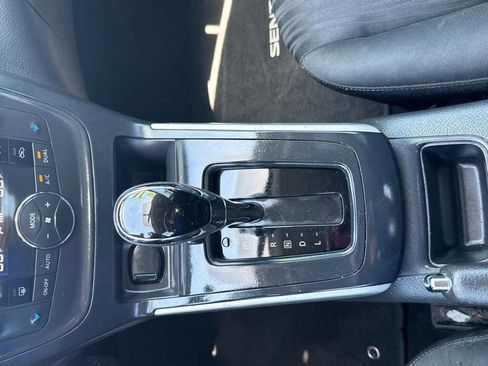 Used 2018 Nissan Sentra SV w/ Premium Package (P01) FWD image 19