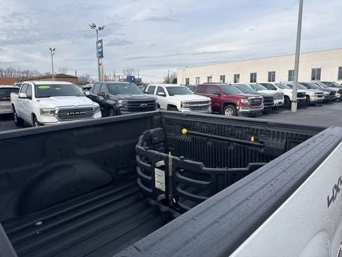 Used 2010 Ford F150 Lariat image 29