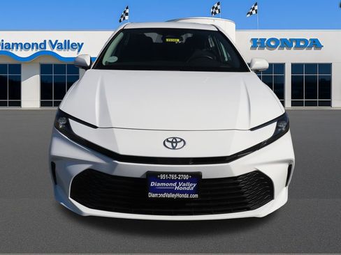 Used 2025 Toyota Camry LE image 2