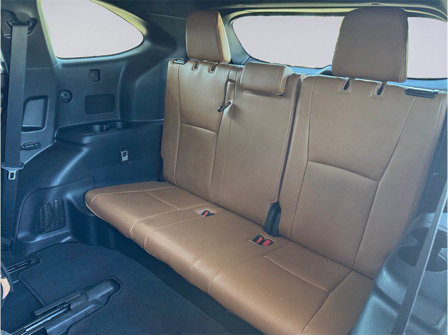 Used 2021 Toyota Highlander Platinum FWD image 26