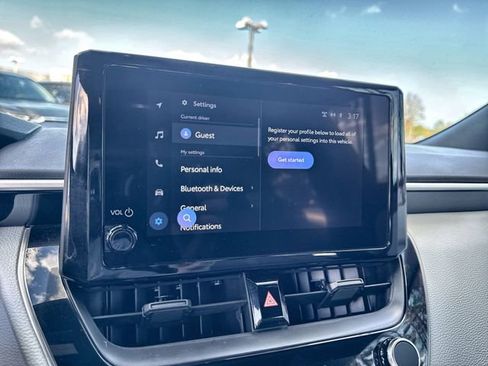 Used 2025 Toyota Corolla SE image 25