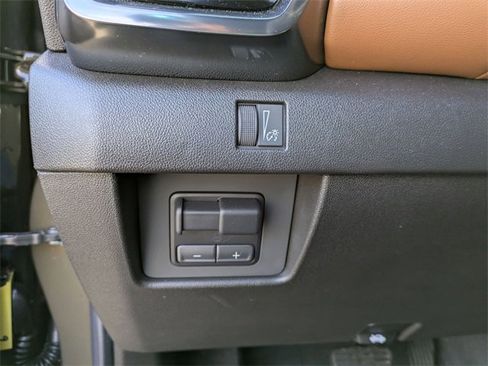 Used 2025 GMC Canyon AT4 image 14