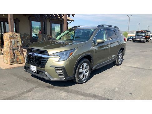 Used 2023 Subaru Ascent Premium w/ Convenience Package AWD/4WD image 2