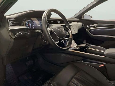 Used 2022 Audi e-tron Premium Plus w/ Premium Plus Package image 73