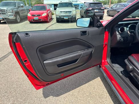Used 2007 Ford Mustang Convertible RWD image 15