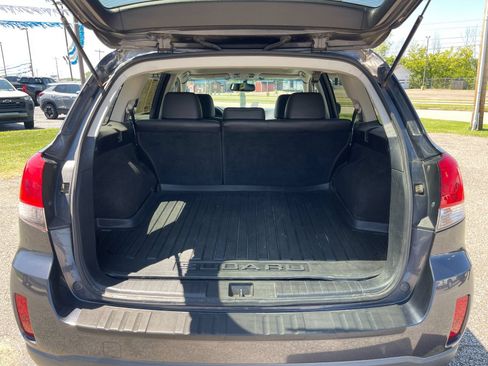 Used 2011 Subaru Outback 2.5i Limited w/ PWR Moonroof Pkg AWD/4WD image 16