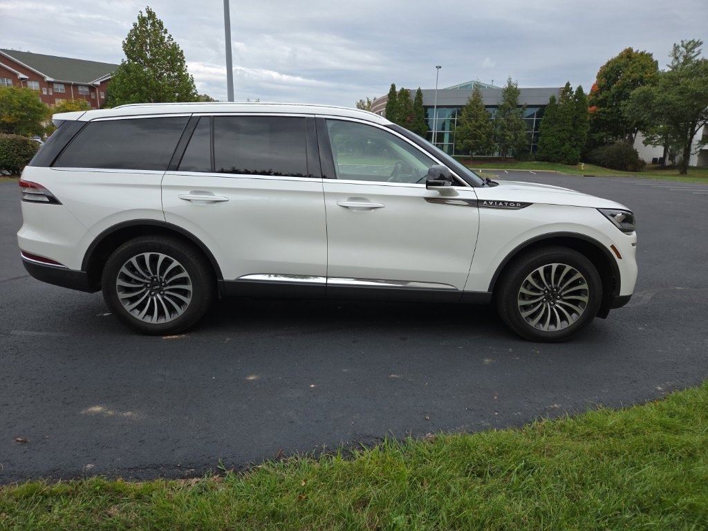 Used 2024 Lincoln Aviator AWD w/ Premium Package image 6