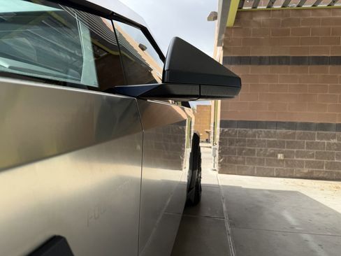 Used 2024 Tesla Cybertruck AWD Crew Cab image 12
