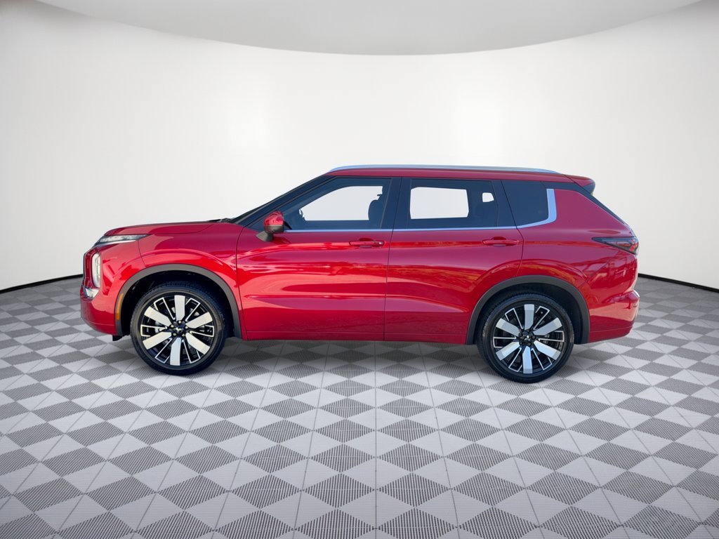 Used 2025 Mitsubishi Outlander SEL AWD/4WD image 2