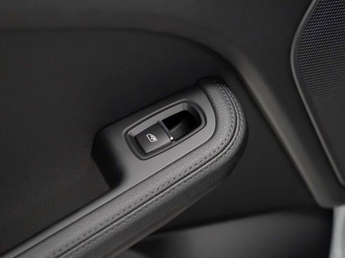 Certified 2026 Porsche Macan AWD/4WD image 16