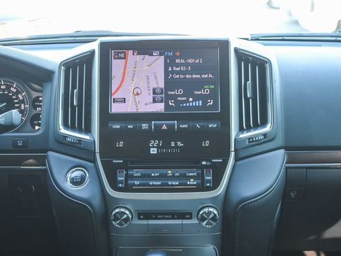 Used 2021 Toyota Land Cruiser image 14