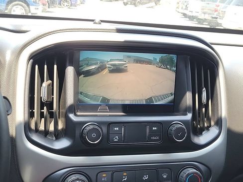 Used 2022 Chevrolet Colorado LT w/ Fleet Safety Package AWD/4WD image 15