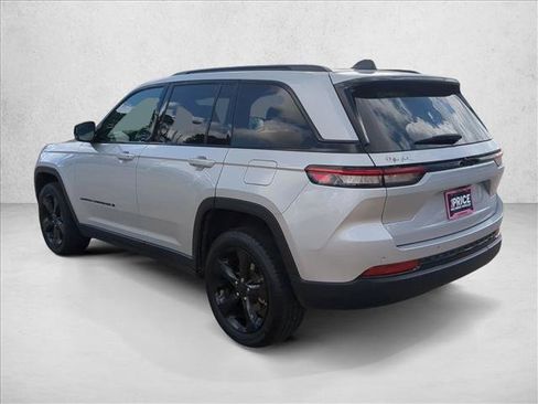 Certified 2024 Jeep Grand Cherokee Altitude RWD image 8