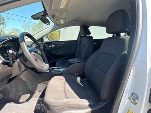 Used 2016 Chevrolet Malibu LT image 15