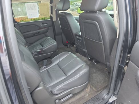Used 2009 GMC Yukon XL SLT w/ Preferred Package AWD/4WD image 13
