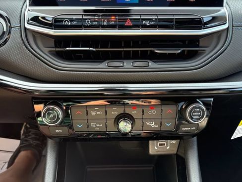 New 2026 Jeep Compass Limited w/ Sun, Sound & Navigation Group AWD/4WD image 20